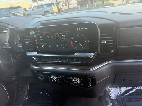 Used 2024 GMC Sierra 1500 SLT image 44