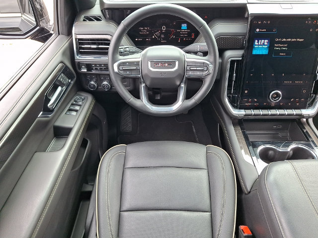 Used 2025 GMC Yukon XL Elevation AWD/4WD image 3