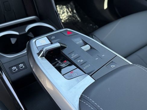 Used 2025 BMW X1 xDrive28i w/ Technology Package image 28