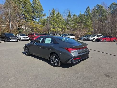 New 2026 Hyundai Elantra Limited FWD image 16