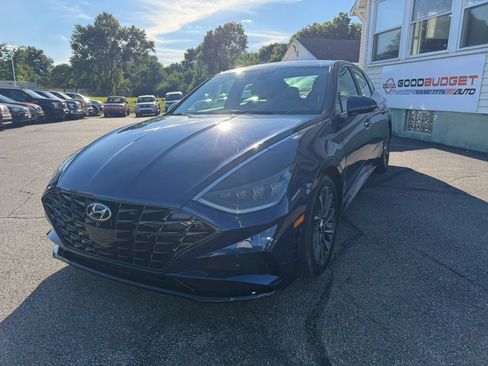 Used 2021 Hyundai Sonata Limited w/ Winter Weather Package FWD image 1