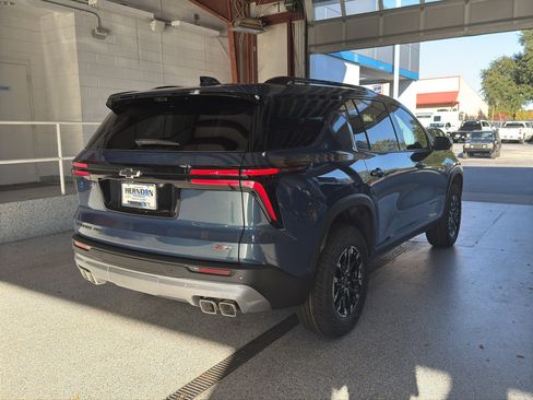 New 2026 Chevrolet Traverse Z71 w/ Enhanced Driving Package image 9