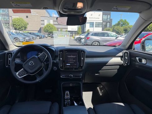 Used 2026 Volvo XC40 B5 Ultra w/ Protection Package Premier AWD/4WD image 5
