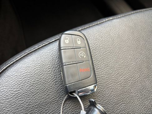 Used 2025 Jeep Compass Limited AWD/4WD image 25