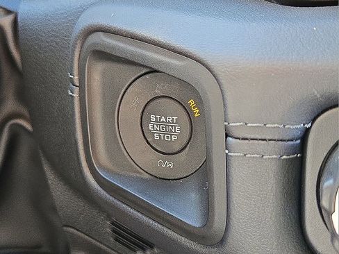 Used 2025 Jeep Wrangler Sahara 4xe image 30