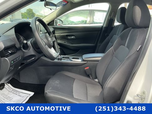 Used 2024 Nissan Sentra SV FWD image 11