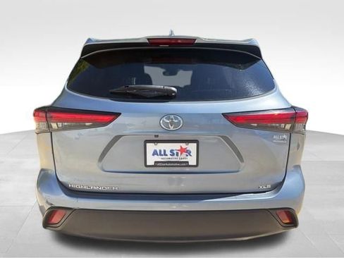 Used 2023 Toyota Highlander XLE image 8