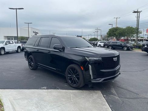 Used 2022 Cadillac Escalade ESV Sport w/ Touring Package AWD/4WD image 3