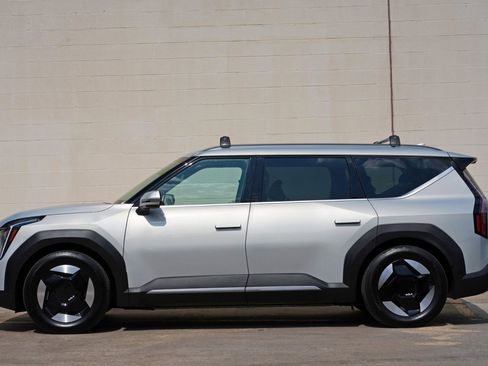 Used 2024 Kia EV9 Wind AWD/4WD image 8