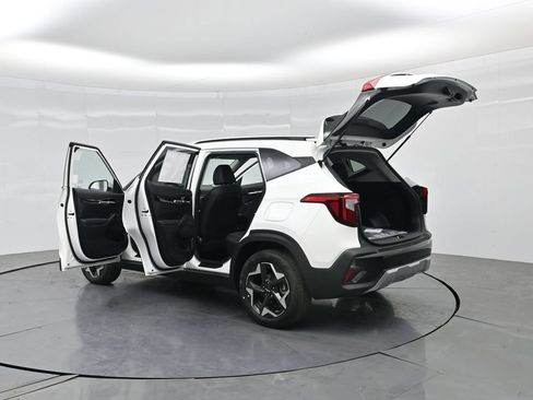 New 2026 Kia Seltos S FWD image 42