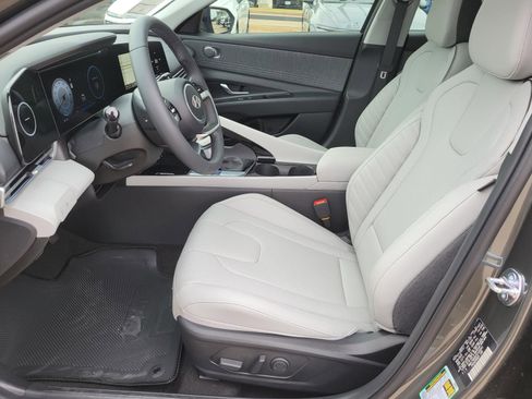 New 2026 Hyundai Elantra Limited FWD image 14