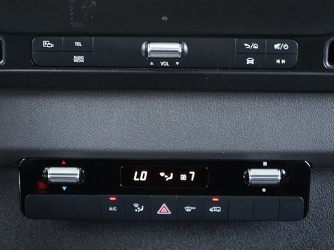 Used 2024 Mercedes-Benz Sprinter 2500 w/ Acoustic Package image 33