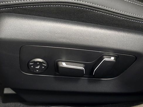 Used 2026 BMW 530i xDrive w/ Premium Package image 35