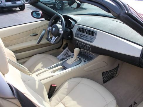 Used 2004 BMW Z4 2.5i RWD image 29