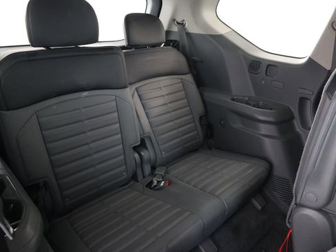 Used 2024 Kia EV9 Land image 23