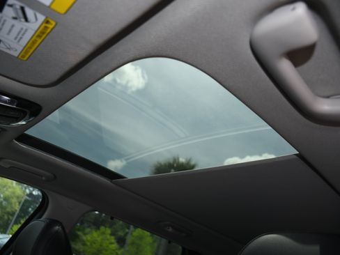 Used 2023 Hyundai Santa Fe SEL w/ Premium Package image 7