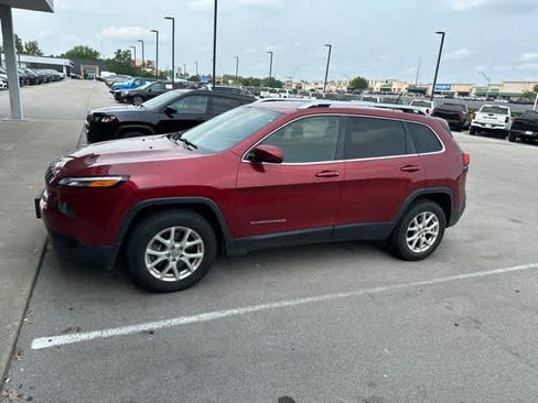 Used 2014 Jeep Cherokee Latitude AWD/4WD image 10