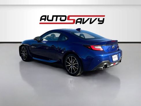 Used 2023 Toyota GR86 RWD image 5