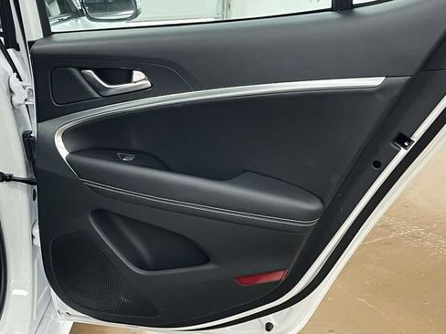 Used 2025 Genesis G70 2.5T AWD/4WD image 25