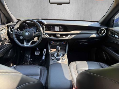 Used 2022 Alfa Romeo Stelvio Ti AWD/4WD image 14