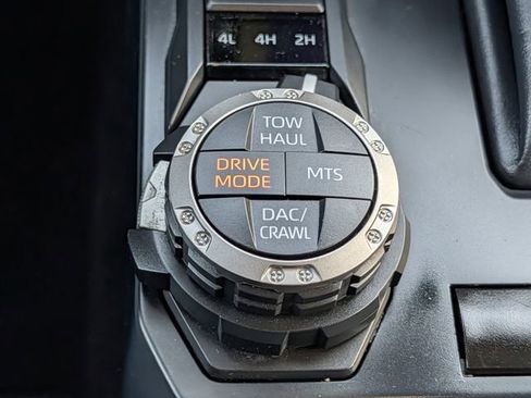 Used 2025 Toyota Tacoma TRD Off-Road AWD/4WD image 18