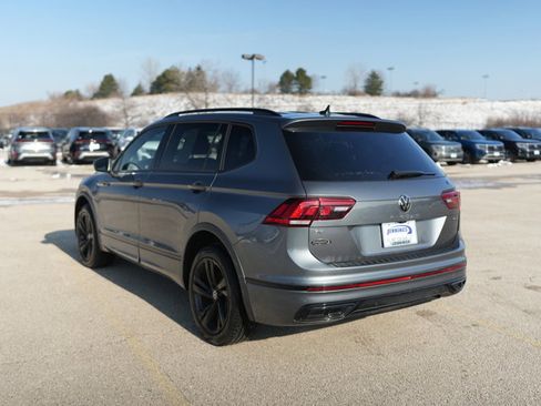 Used 2023 Volkswagen Tiguan SE R-Line AWD/4WD image 5
