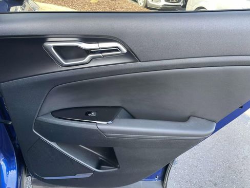 Used 2024 Kia Sportage EX image 45