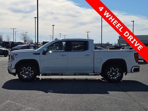 Used 2023 GMC Sierra 1500 SLT w/ SLT Convenience Package image 3