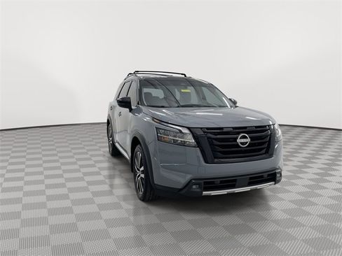 Used 2024 Nissan Pathfinder Platinum w/ Black Appearance Package image 2
