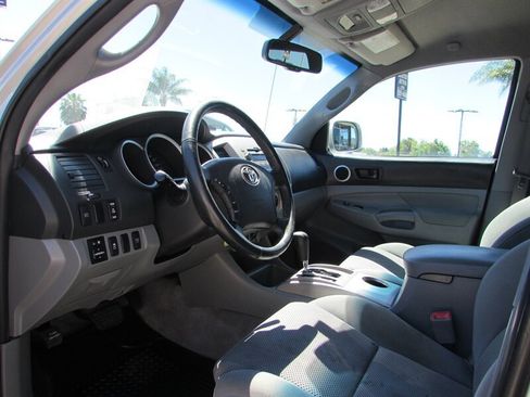 Used 2010 Toyota Tacoma PreRunner RWD image 9
