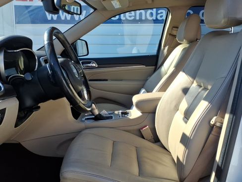 Used 2016 Jeep Grand Cherokee Limited w/ Trailer Tow Group IV image 8