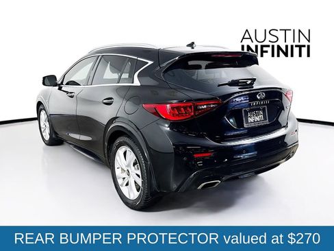 Used 2018 INFINITI QX30 Premium w/ Navigation Package FWD image 6