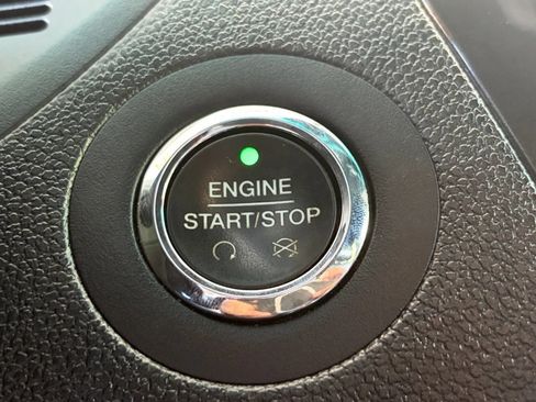 Used 2016 Ford Explorer XLT w/ Equipment Group 202A AWD/4WD image 28