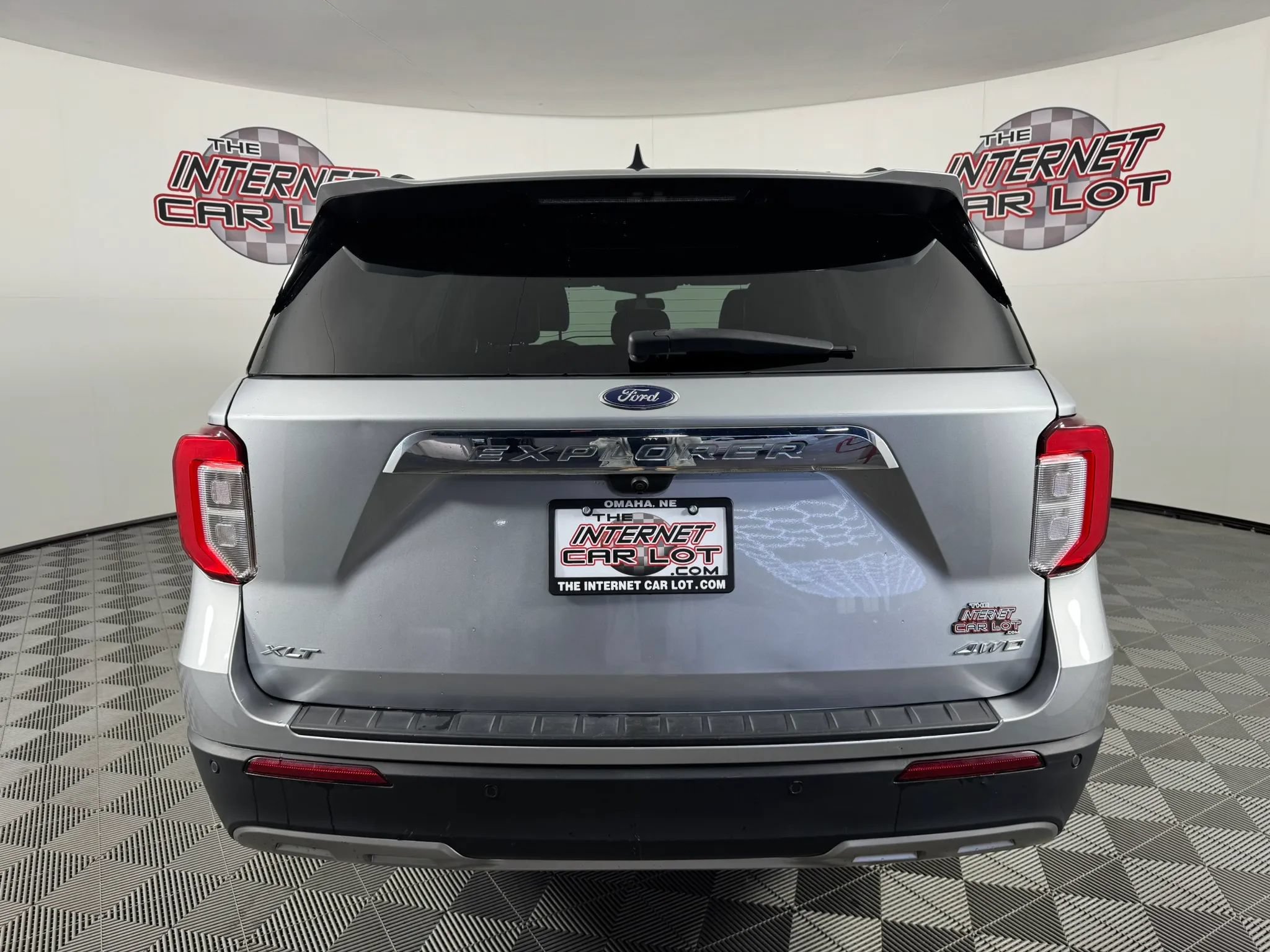 Used 2022 Ford Explorer XLT w/ Equipment Group 202A AWD/4WD image 6