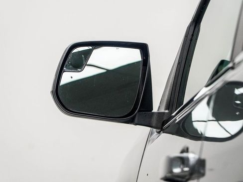 Used 2019 Chevrolet Colorado LT RWD image 14
