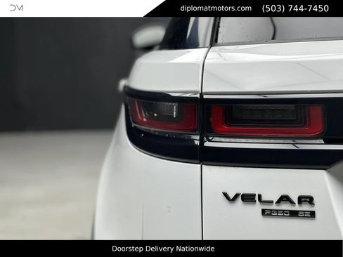 Used 2018 Land Rover Range Rover Velar R-Dynamic SE AWD/4WD image 15