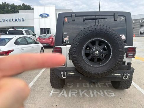 Used 2012 Jeep Wrangler Unlimited Sport AWD/4WD image 5