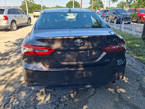 Used 2020 Toyota Camry LE FWD image 4