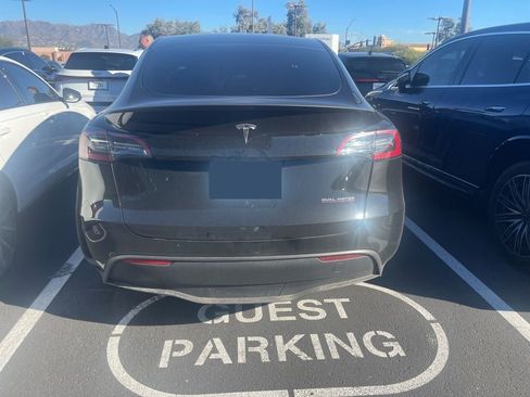 Used 2024 Tesla Model Y Performance image 4