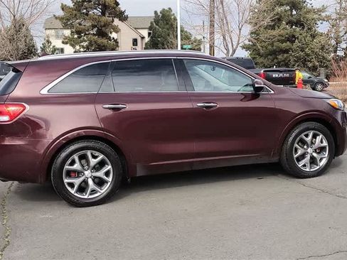 Used 2017 Kia Sorento SX image 9