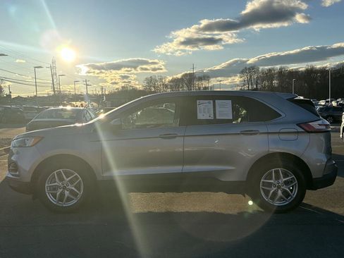 Used 2024 Ford Edge SEL image 2