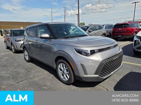 Used 2025 Kia Soul LX w/ LX Technology Package FWD image 21