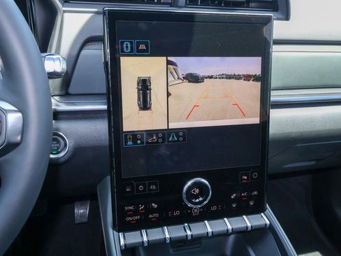 New 2026 GMC Terrain AT4 w/ Technology Package II AWD/4WD image 17