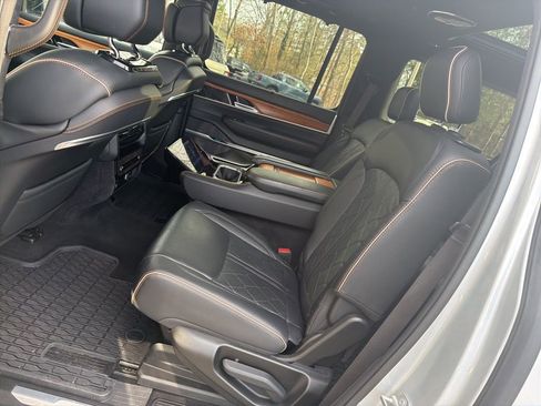 Used 2024 Jeep Grand Wagoneer L Series III image 24