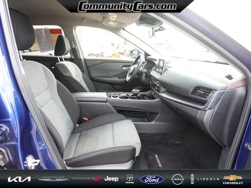 Used 2023 Nissan Rogue SV image 20