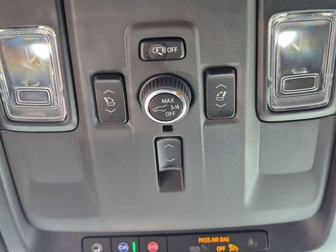 Certified 2025 GMC Yukon Denali AWD/4WD image 11
