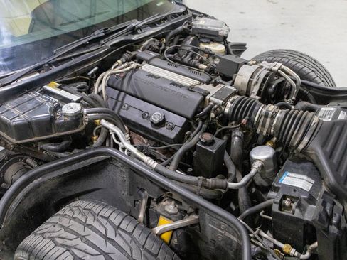 Used 1994 Chevrolet Corvette Coupe RWD image 15