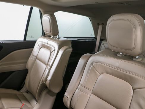 Used 2023 Lincoln Aviator Reserve w/ Equipment Group 201A AWD/4WD image 26