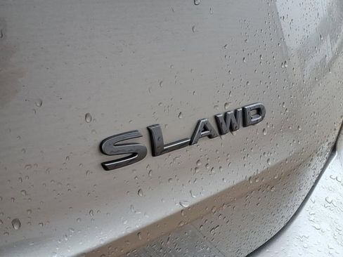 Used 2025 Nissan Rogue SL AWD/4WD image 26