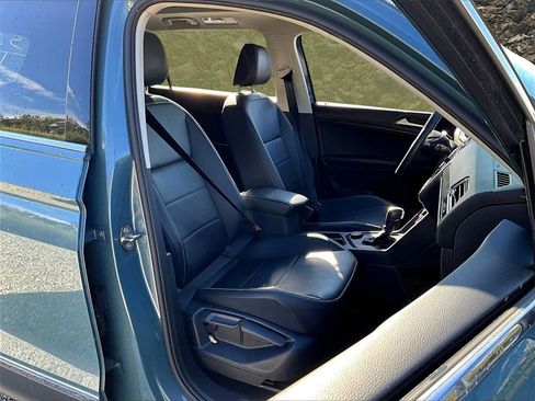 Used 2021 Volkswagen Tiguan SEL image 7